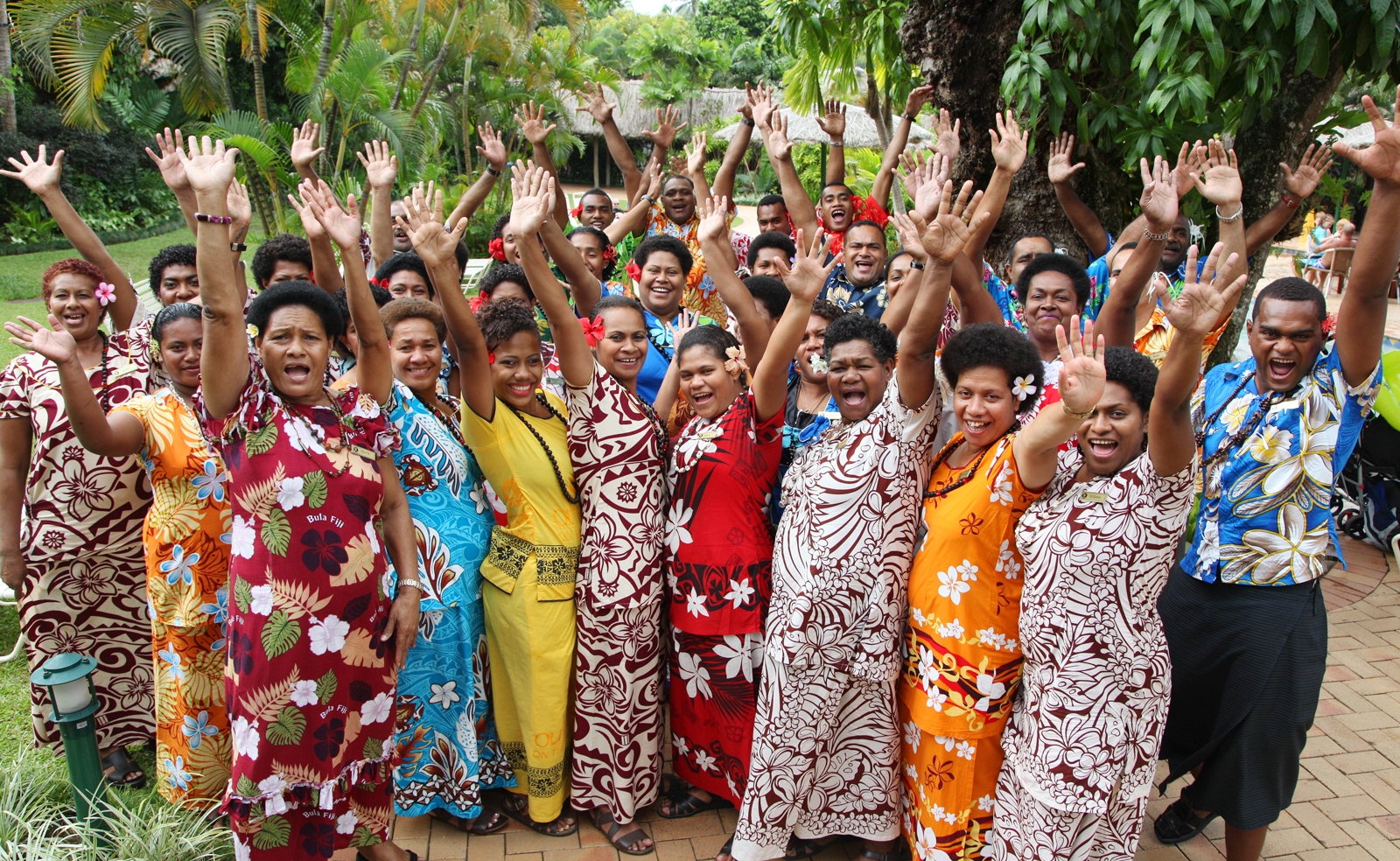 Этнический состав австралии и океании. Национальная одежда на острове Фиджи. Фиджи-Индийцы. Фиджи острова местные жители. Фиджи население.